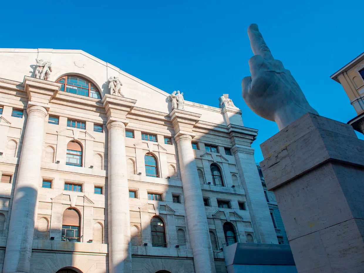 Borse europee, apertura contrastata. Milano sale mentre il petrolio spinge l'energia