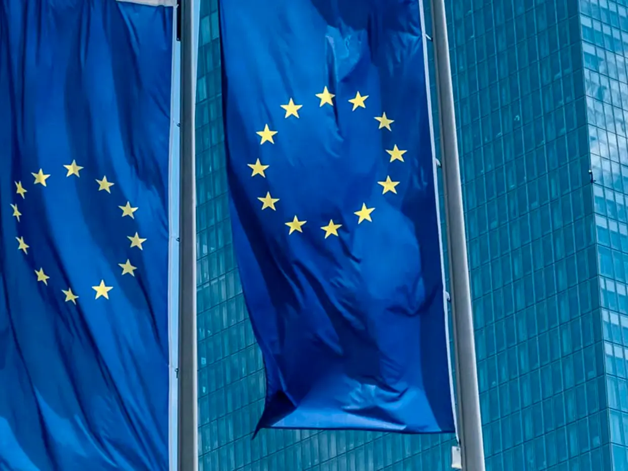 Borse europee oggi in calo. Petrolio e rendimenti pesano sui listini