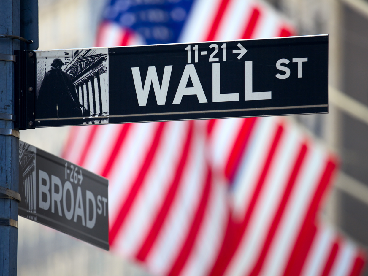 Wall Street avvia la settimana in calo, tra petrolio e Treasury