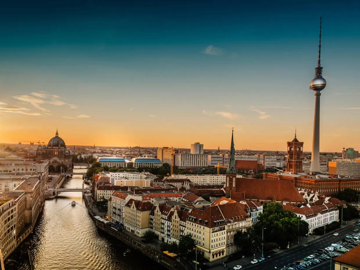 Borse europee oggi in segno verde. Tecnologia e bond sotto i riflettori