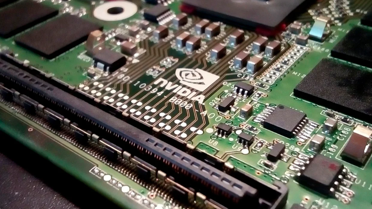 SpaceX punta a raccogliere 40 miliardi di dollari per acquistare chip Nvidia, round guidato da Apollo
