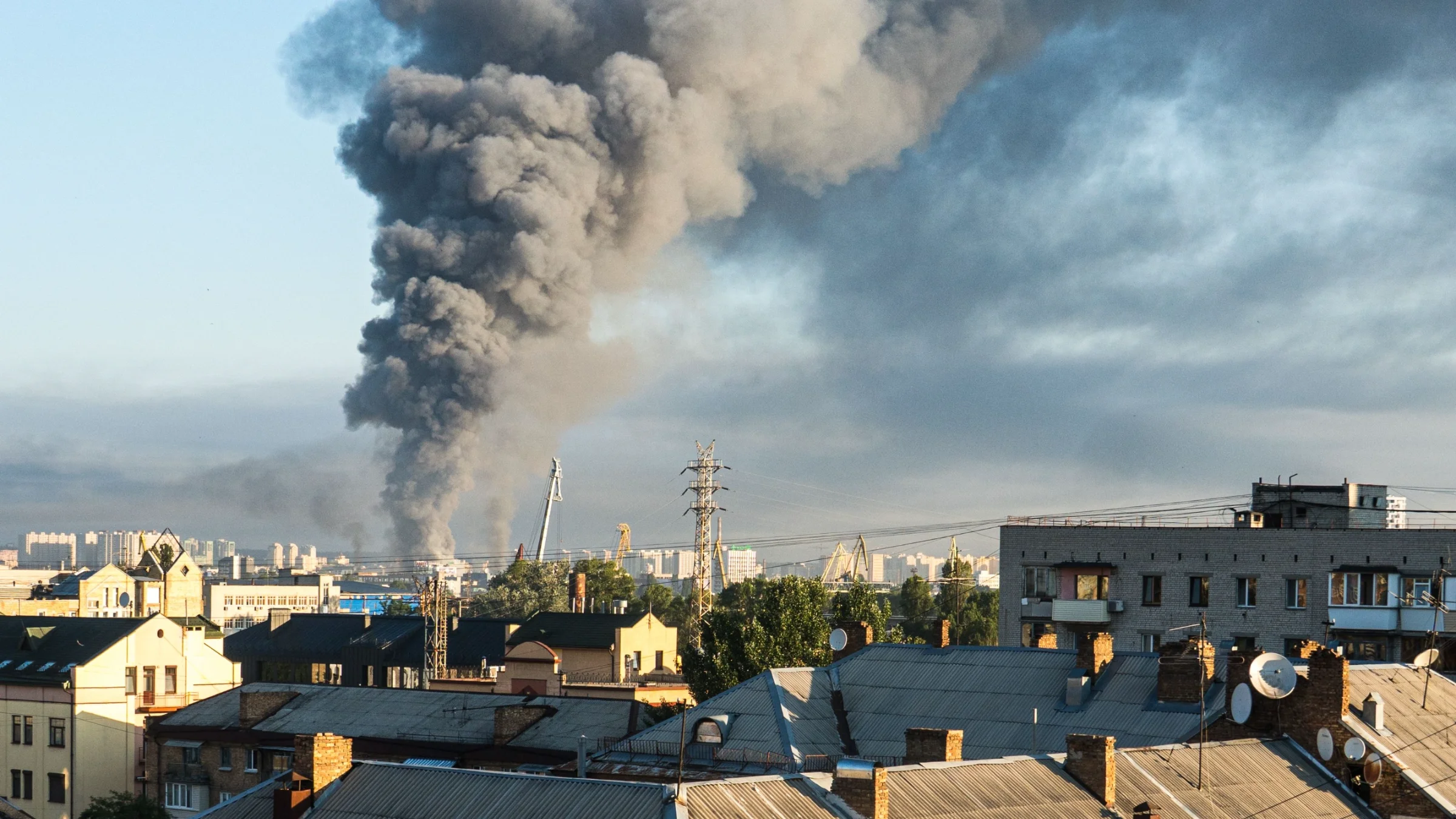 Zelensky, Musk and Starlink: Kyiv says new Starshield limits hit its military