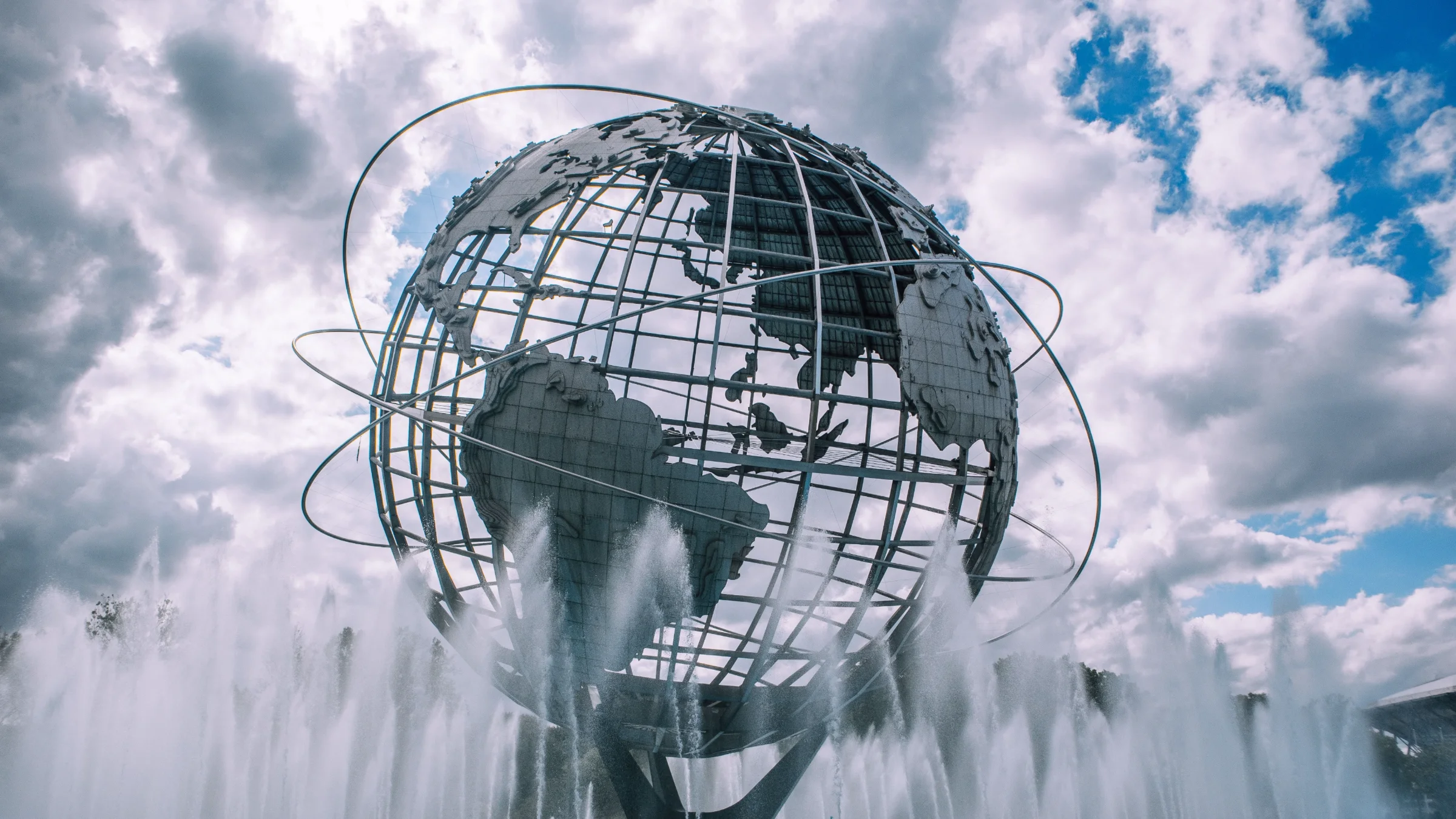 Universal Music continua la riorganizzazione. 270 milioni di dollari di taglio costi