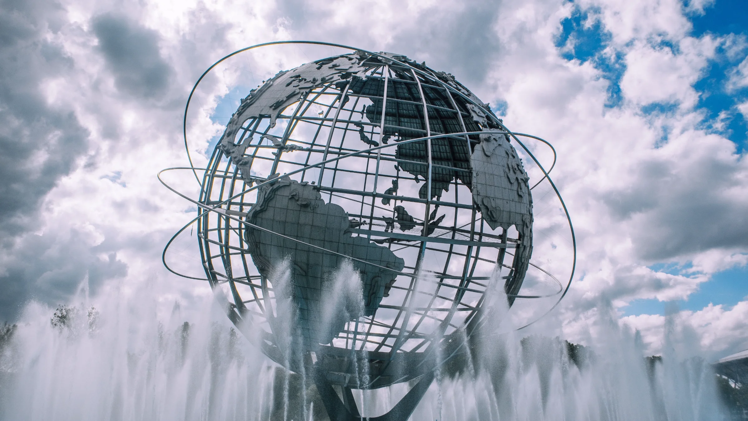 Universal Music Group extends restructuring with exits at Def Jam, Republic, Interscope and Polydor