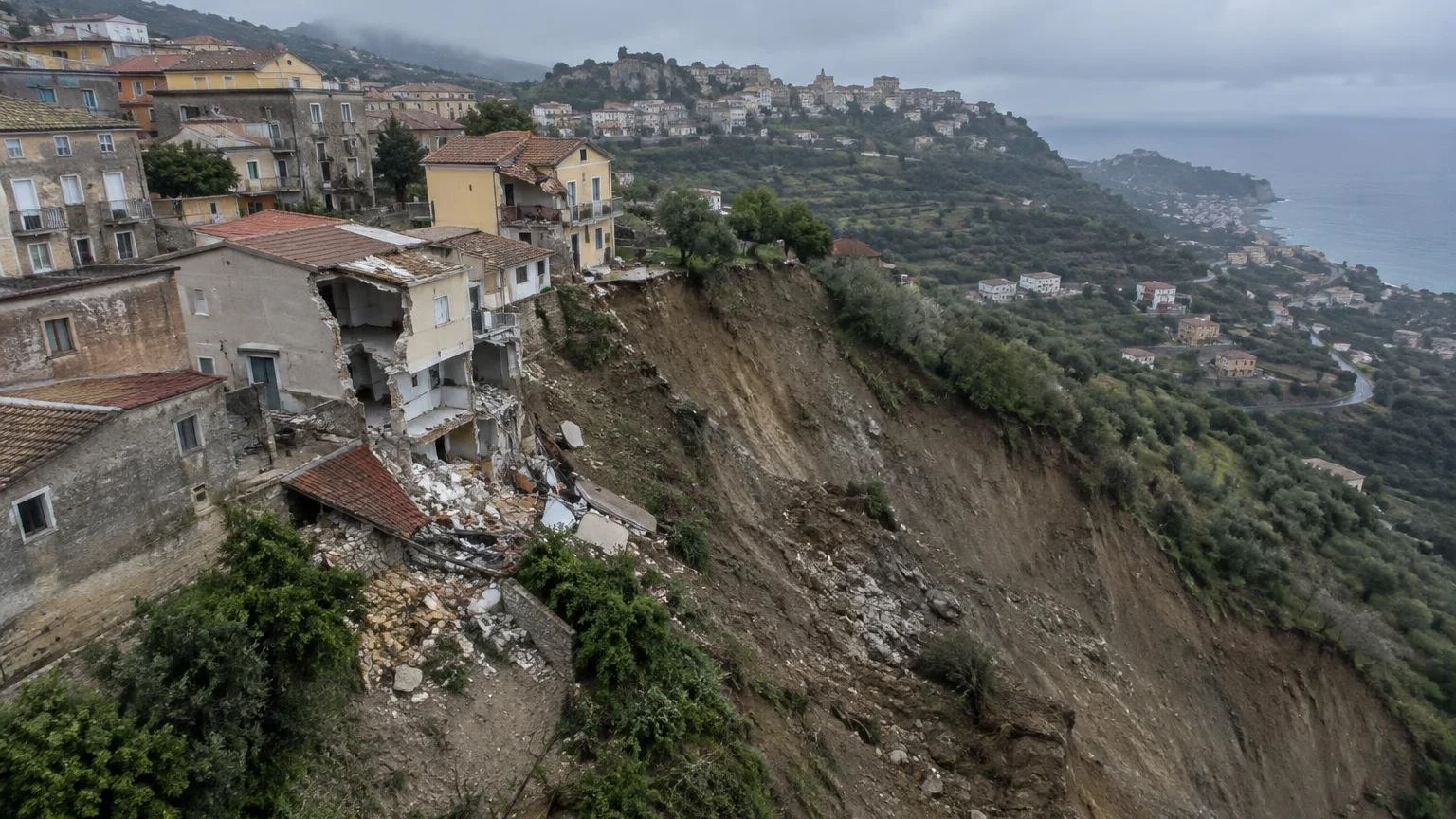 Fondo di solidarietà Ue, via libera a 489 milioni: 74,9 all'Italia per il ciclone Harry