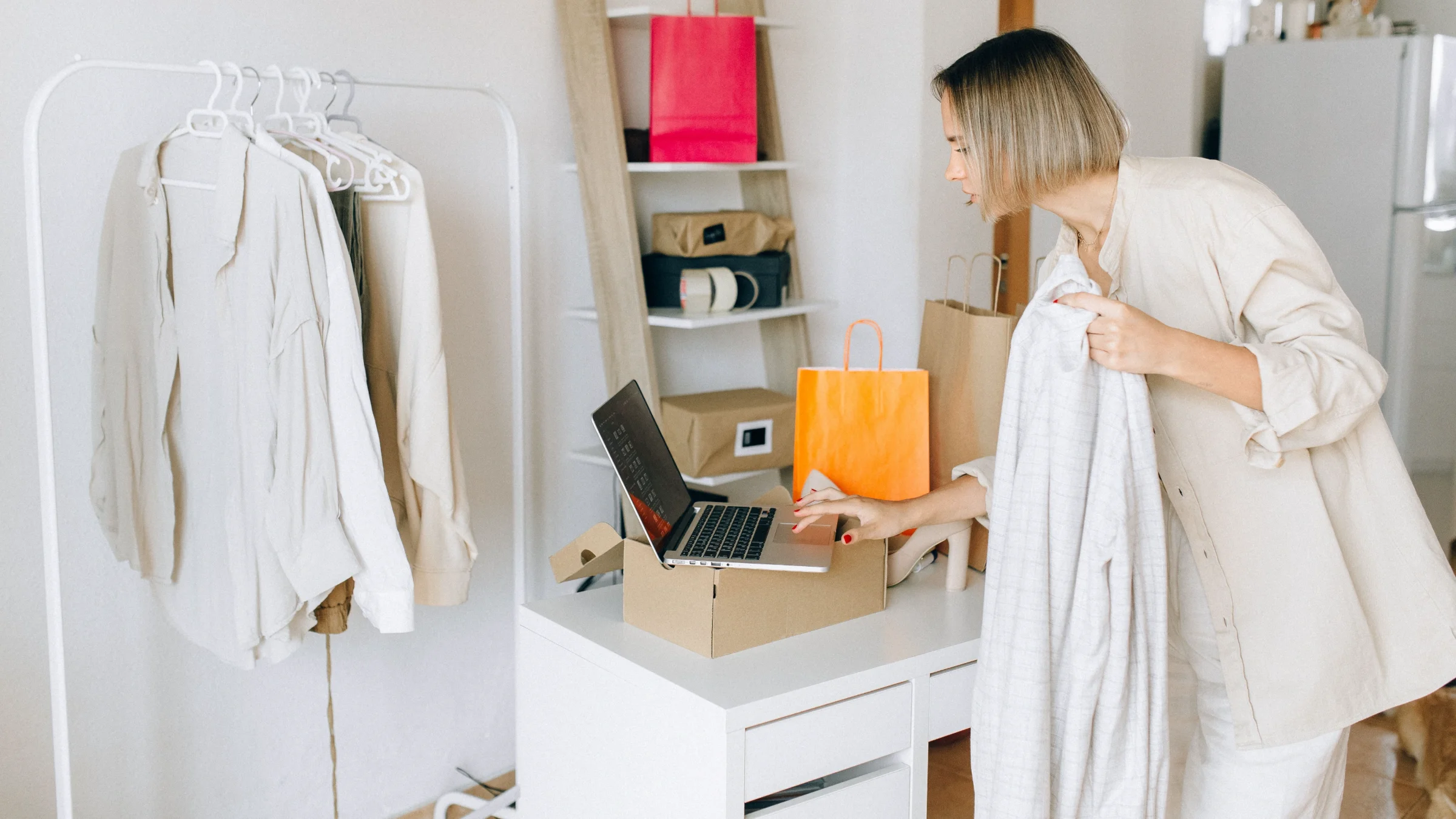 Taglie e resi nella moda online. La vestibilità pesa sui margini, la Fashion Tech punta sulla progettazione