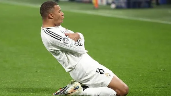 Mbappé, sponsor cinesi interrompono i rapporti dopo la polemica su Mao